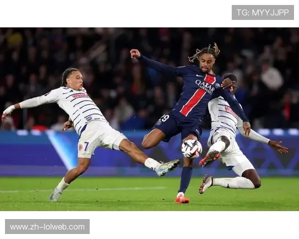 巴黎公布对阵斯特拉斯堡大名单：登贝莱领衔，新援德罗入选